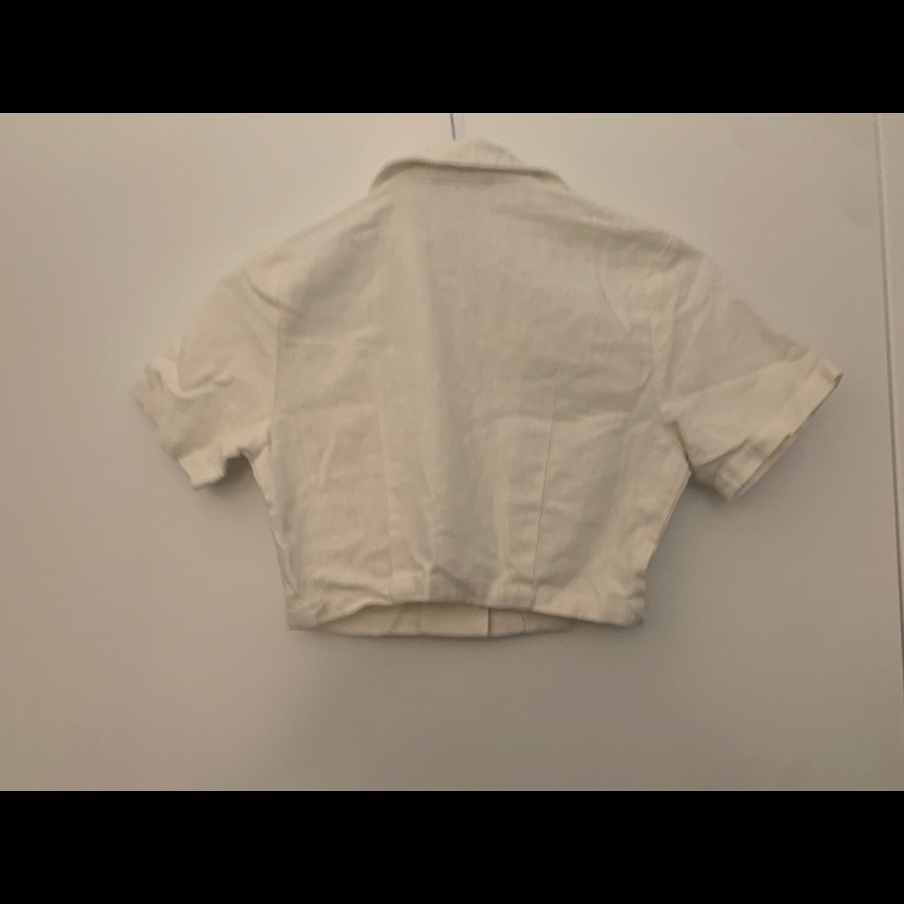 BM shirt, white, cropped